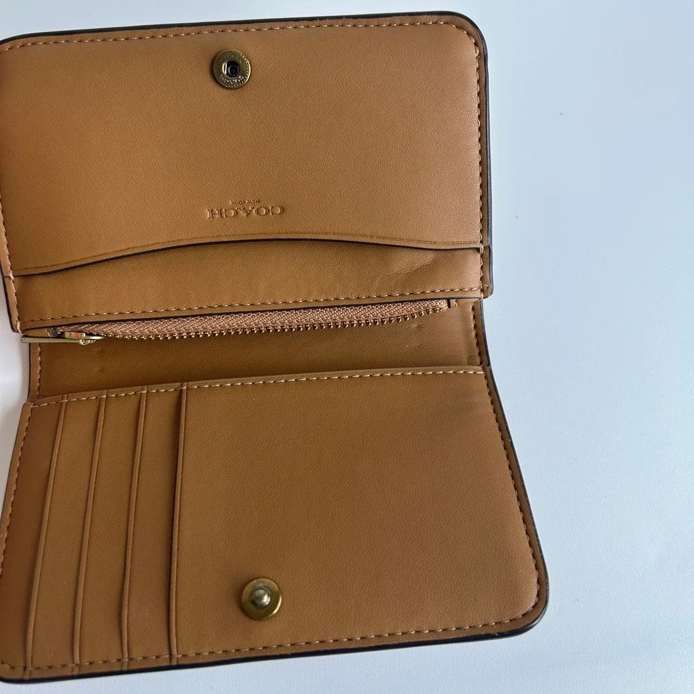 Coach minimal tone